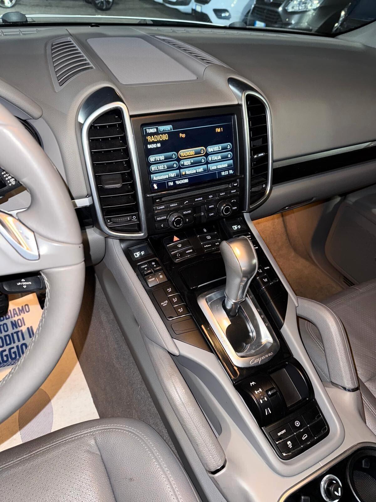 Porsche Cayenne 3.0 Diesel tiptronic 173000km