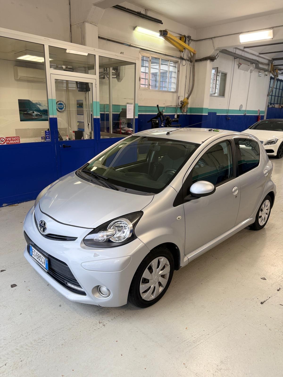 Toyota Aygo 1.0 12V VVT-i 5 porte Cool Soda Connect MMT
