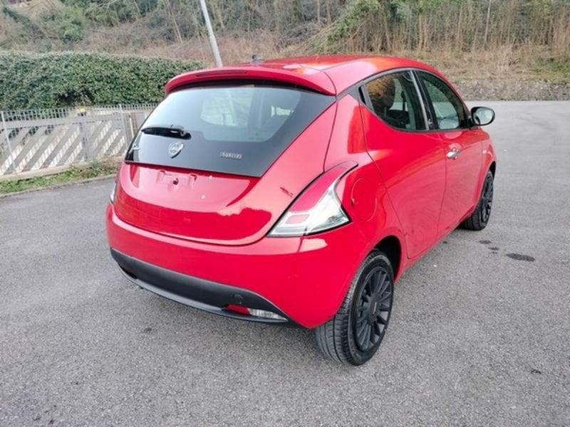 Lancia Ypsilon 1.0 FireFly 5 porte S&S Hybrid Silver