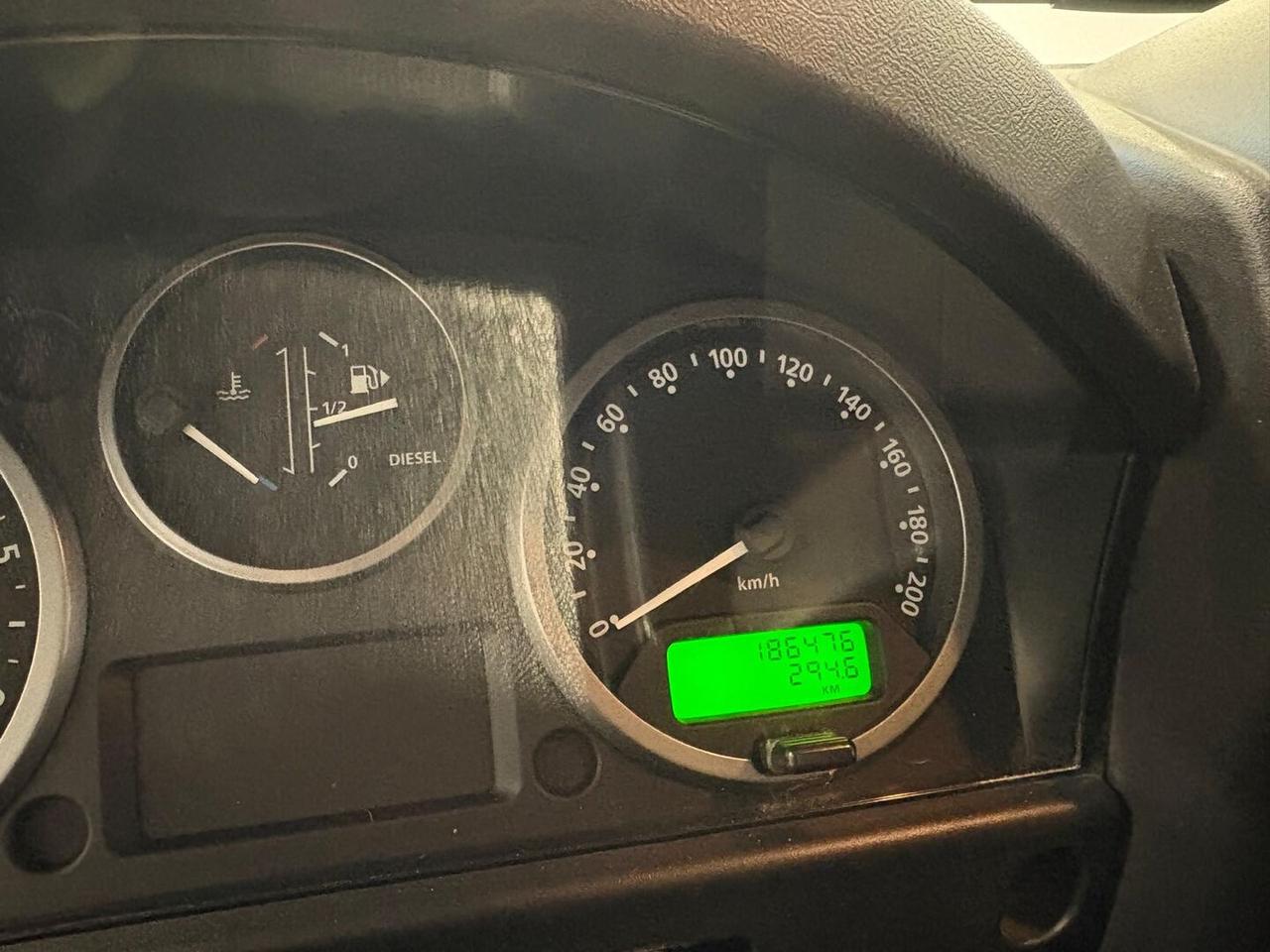 Land Rover Defender VI 2007 90 Defender 90 2.4 td E