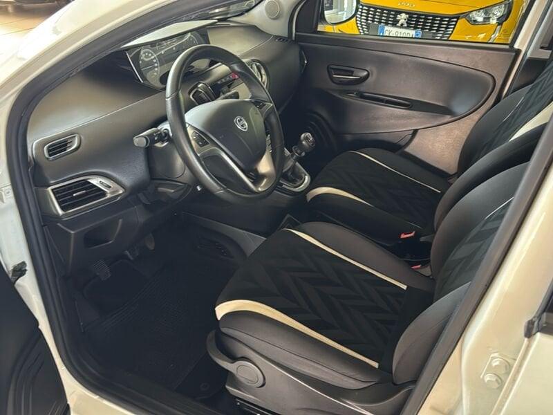 Lancia Ypsilon 1.2 69cv Silver