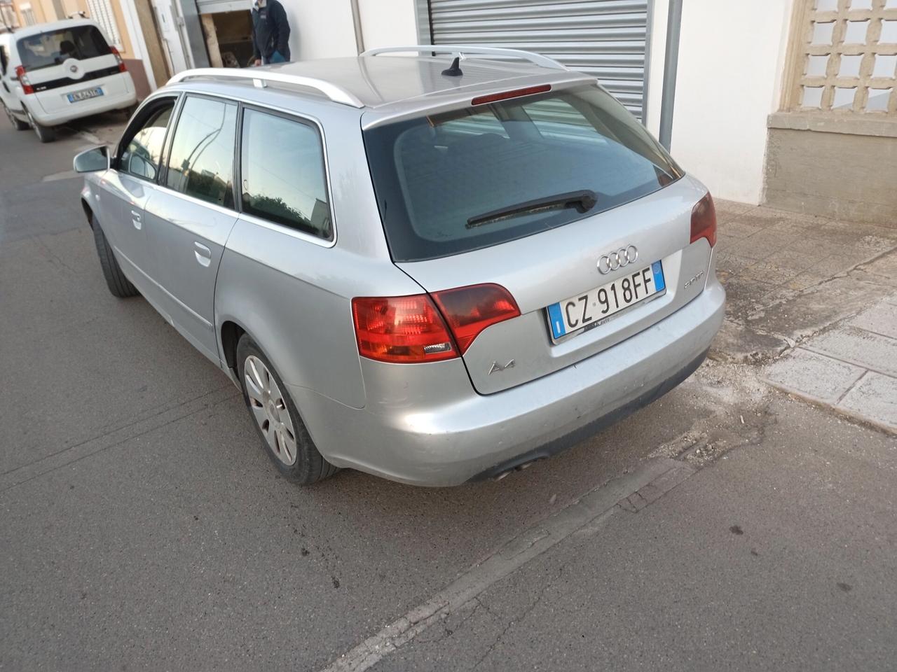 Audi A4 2.0 16V TDI sw (consuma acqua)