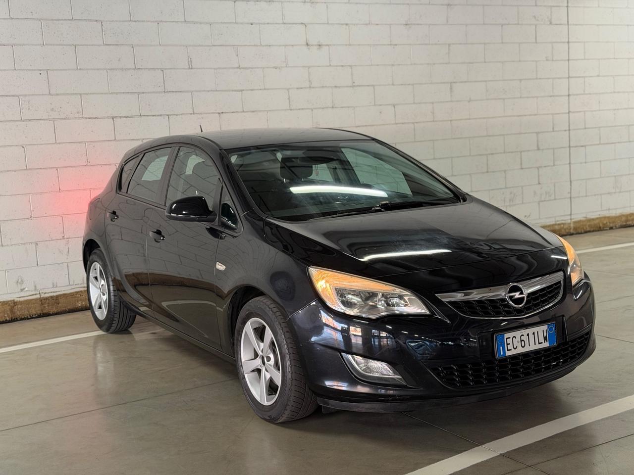 Opel Astra 1.6 115CV 5 porte Cosmo automatico