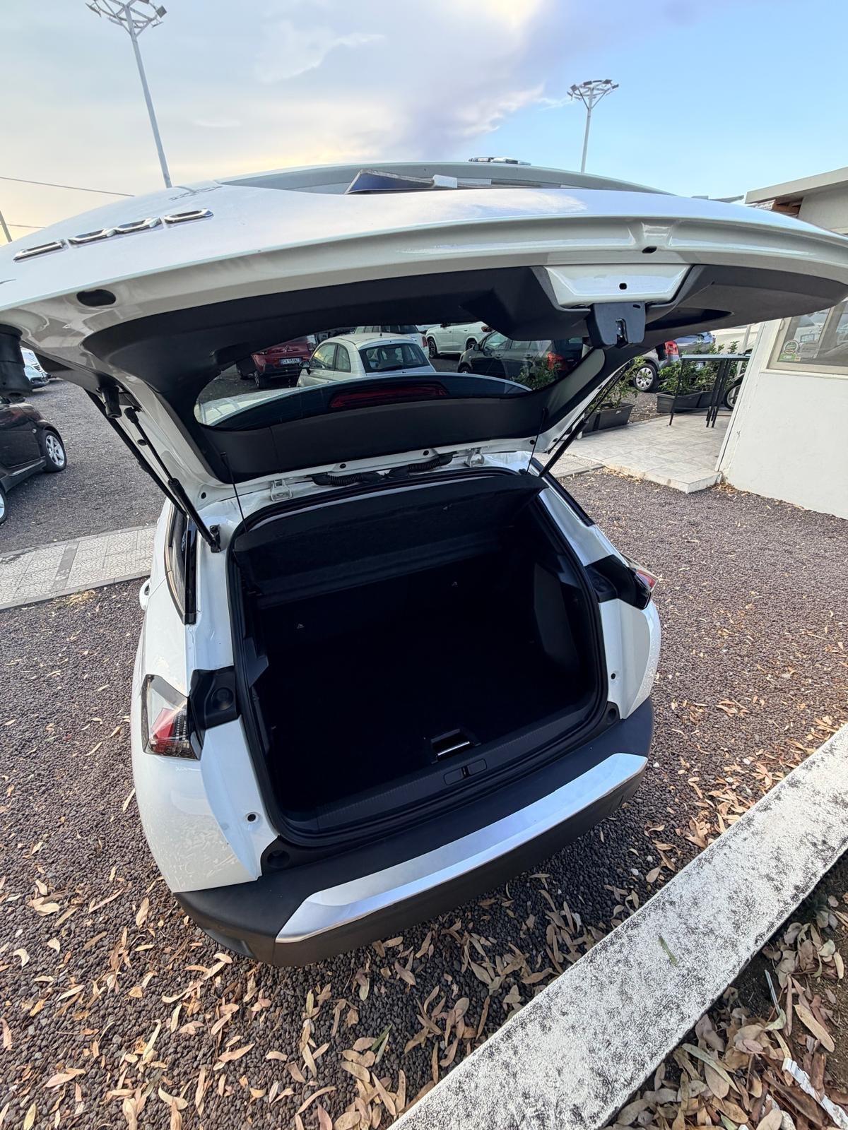 Peugeot 2008 BlueHDi 110 S&S Allure Pack