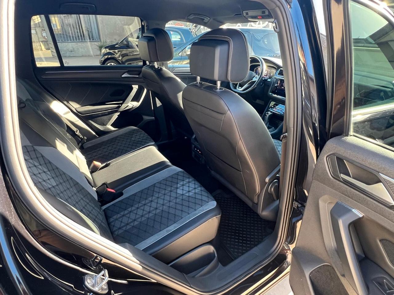 Volkswagen Tiguan 2.0 TDI 150 CV SCR DSG R-Line
