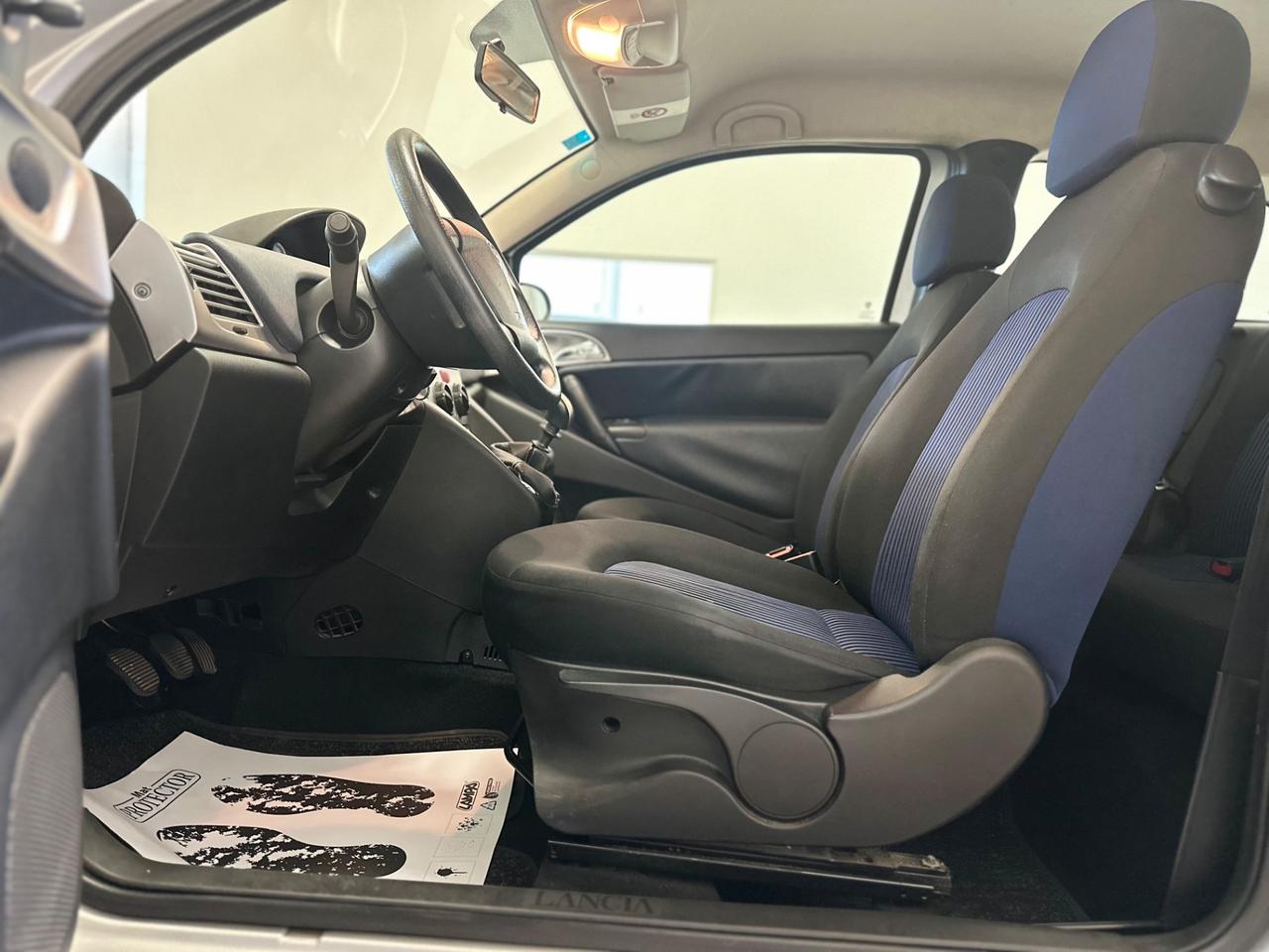 Lancia Ypsilon 1.2 Argento NEOPATENTATI