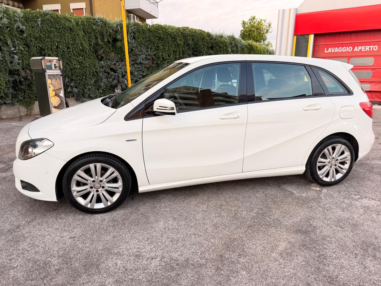 Mercedes B 180 BENZINA NEOPATENTATI GARANZIA 12/24M