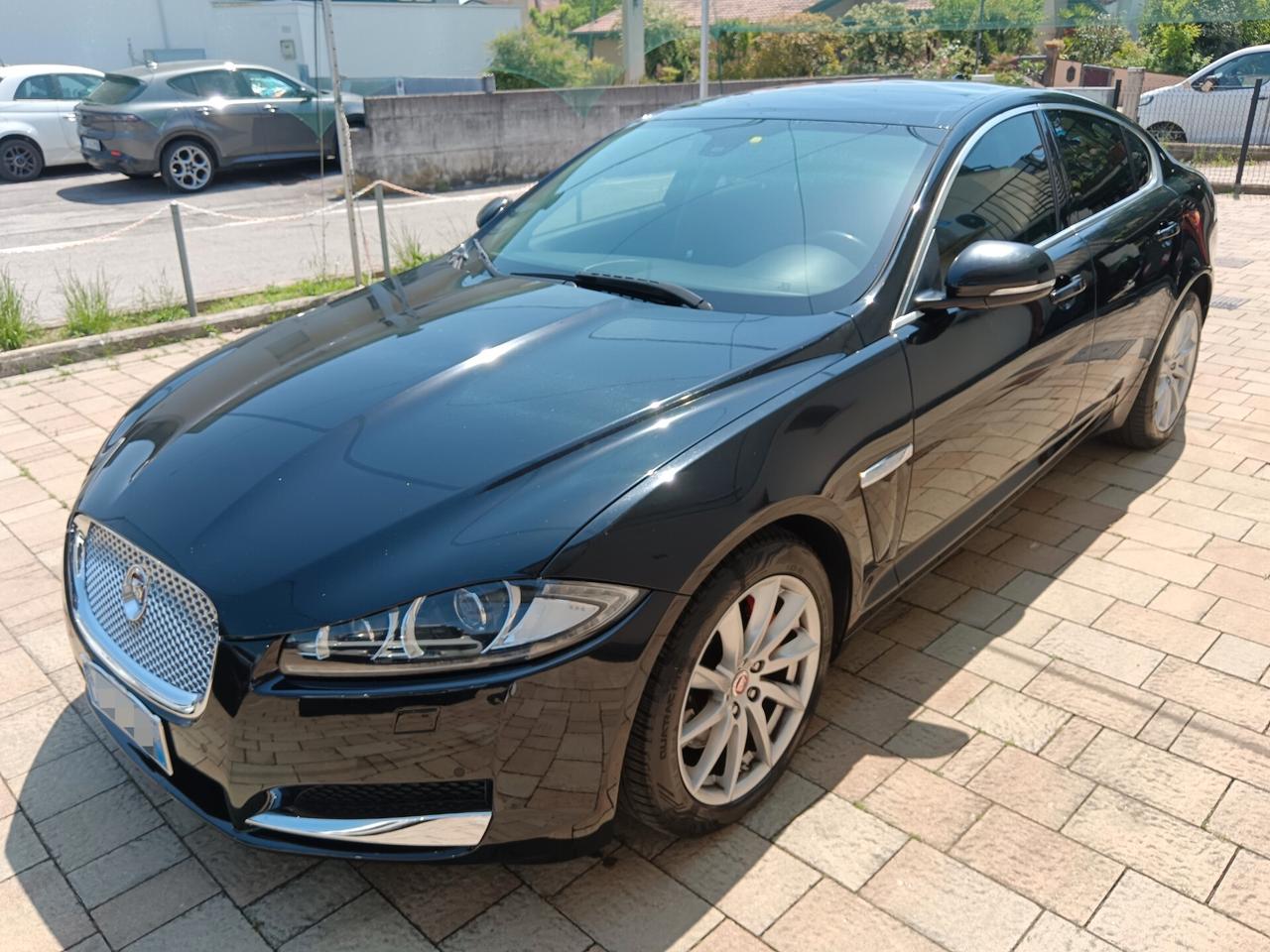 Jaguar XF 2.2 D 200 CV Luxury