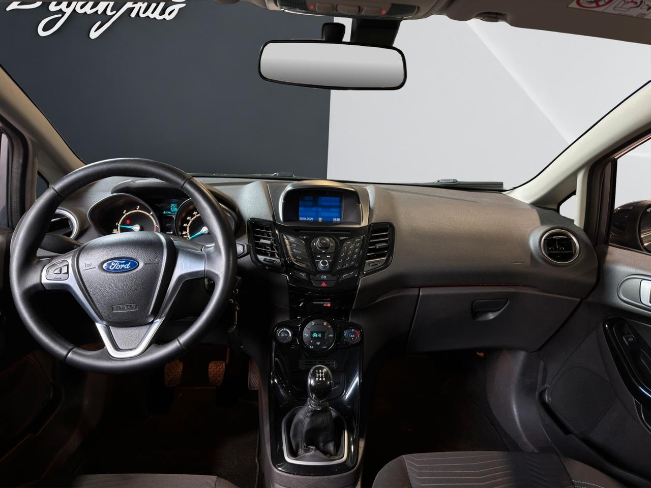 Ford Fiesta 1.5 TDCi 75CV 5 porte Titanium