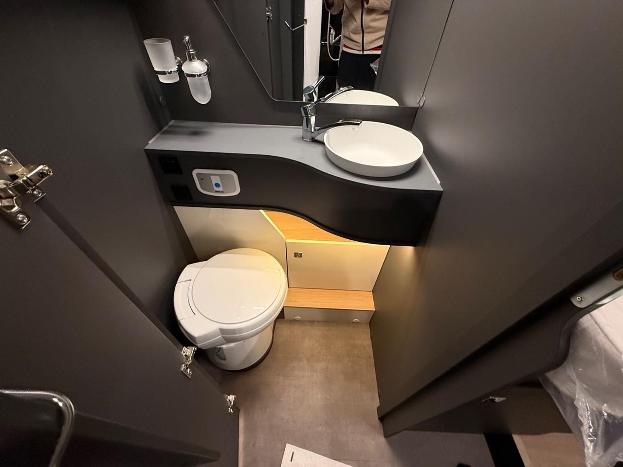 LAIKA KOSMO 409 L 7.40 4 POSTI OMOLOGATI