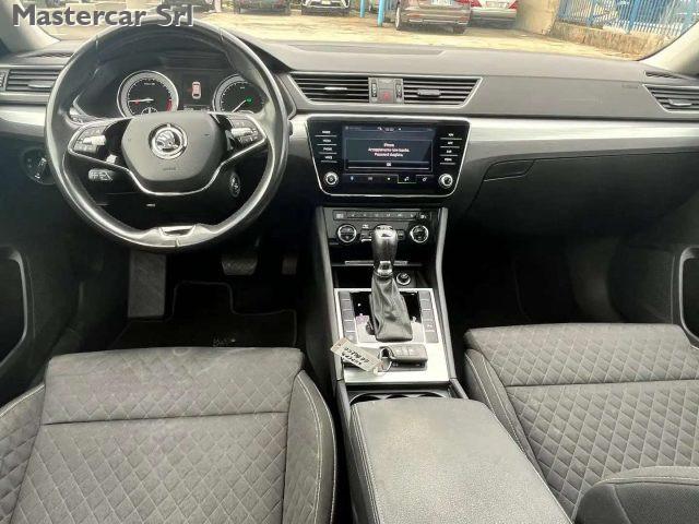 SKODA Superb Superb Wagon 2.0 tdi Executive 150cv dsg GE842CG