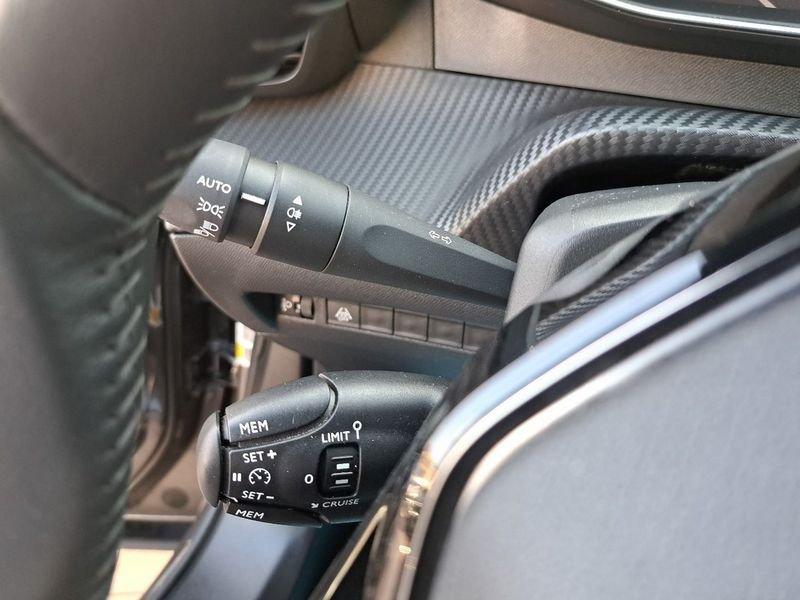 Peugeot 2008 PureTech 130 S&S Allure Pack