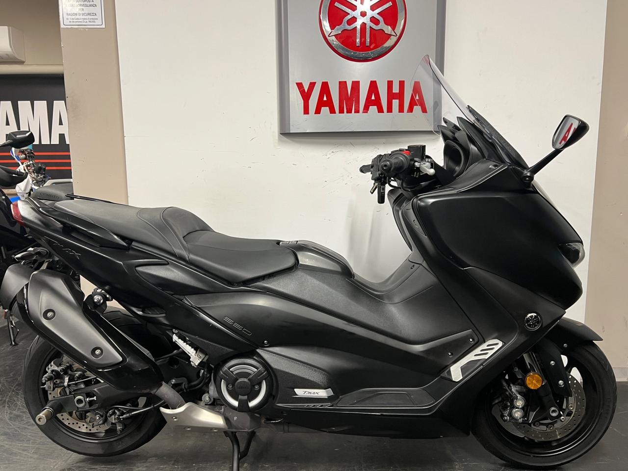 Yamaha TMAX 560