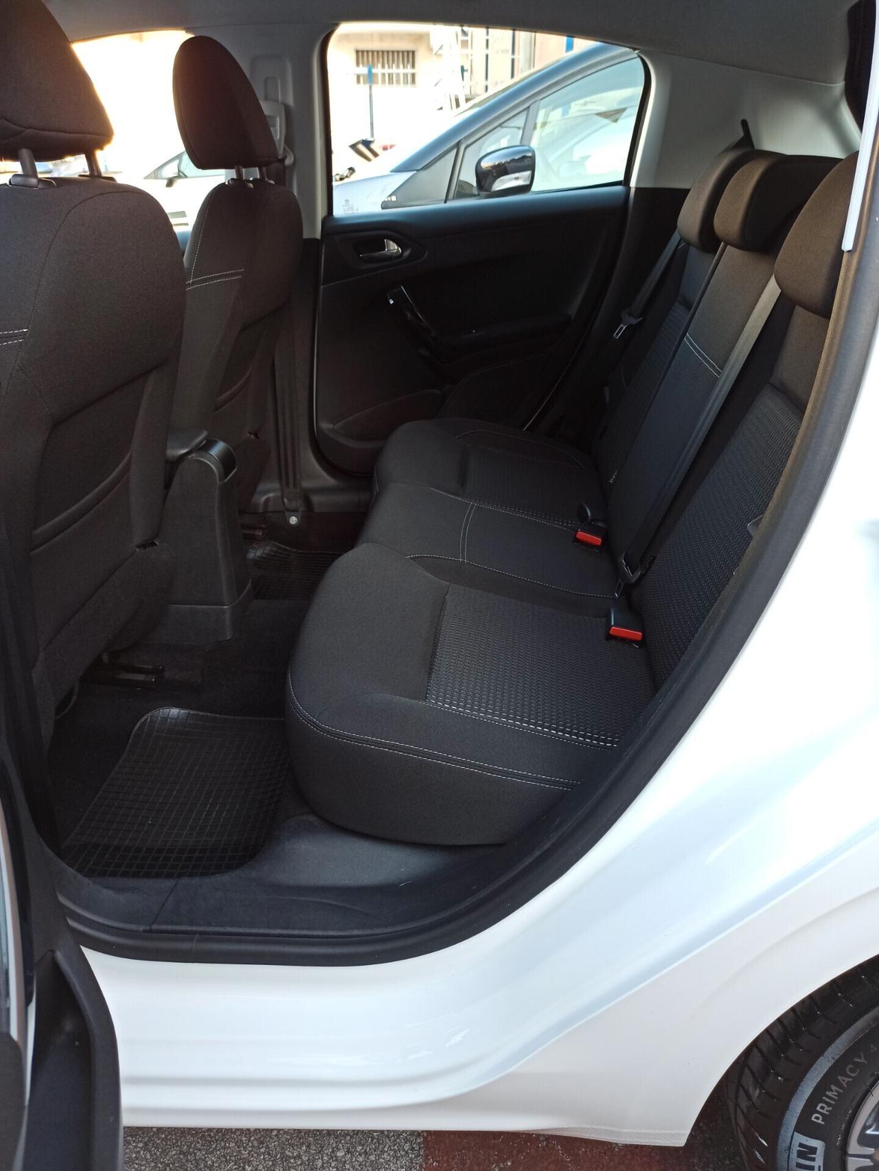 Peugeot 208 1.6 BlueHDi 75 cv 5 porte Allure