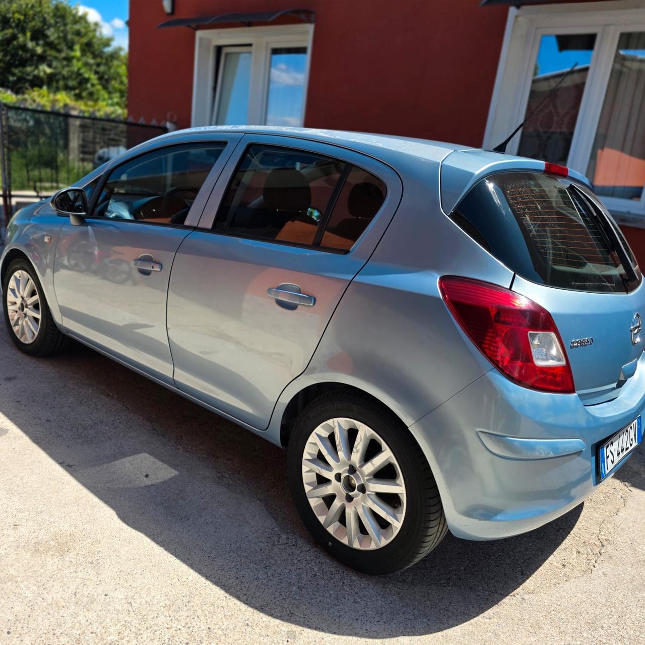 Opel Corsa 1.2 5 porte Cosmo gpl valido