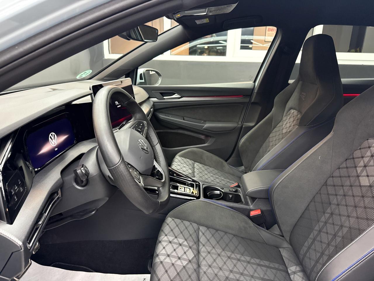 Volkswagen Golf 2.0 TDI 150CV R-Line DSG