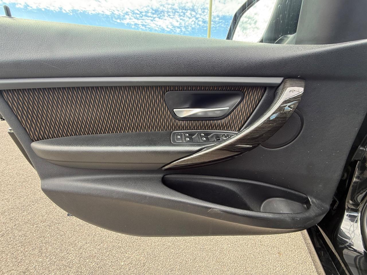 BMW 318d Touring Luxury,Navi,Bluetooth,Climatronic,Led+Xeno,ecc.