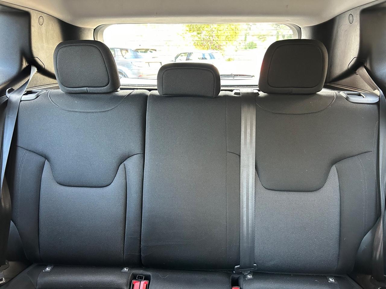 Jeep Renegade 1.6 Mjt Sport ideale per neo patenta