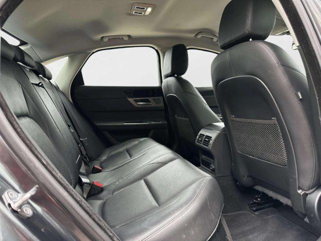 JAGUAR XF 2.0 D 180 CV aut. Prestige