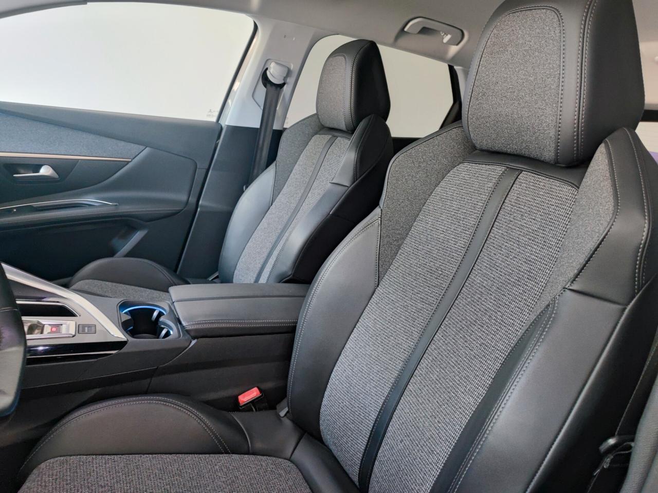 Peugeot 3008 BlueHDi 130 S&S EAT8 Active