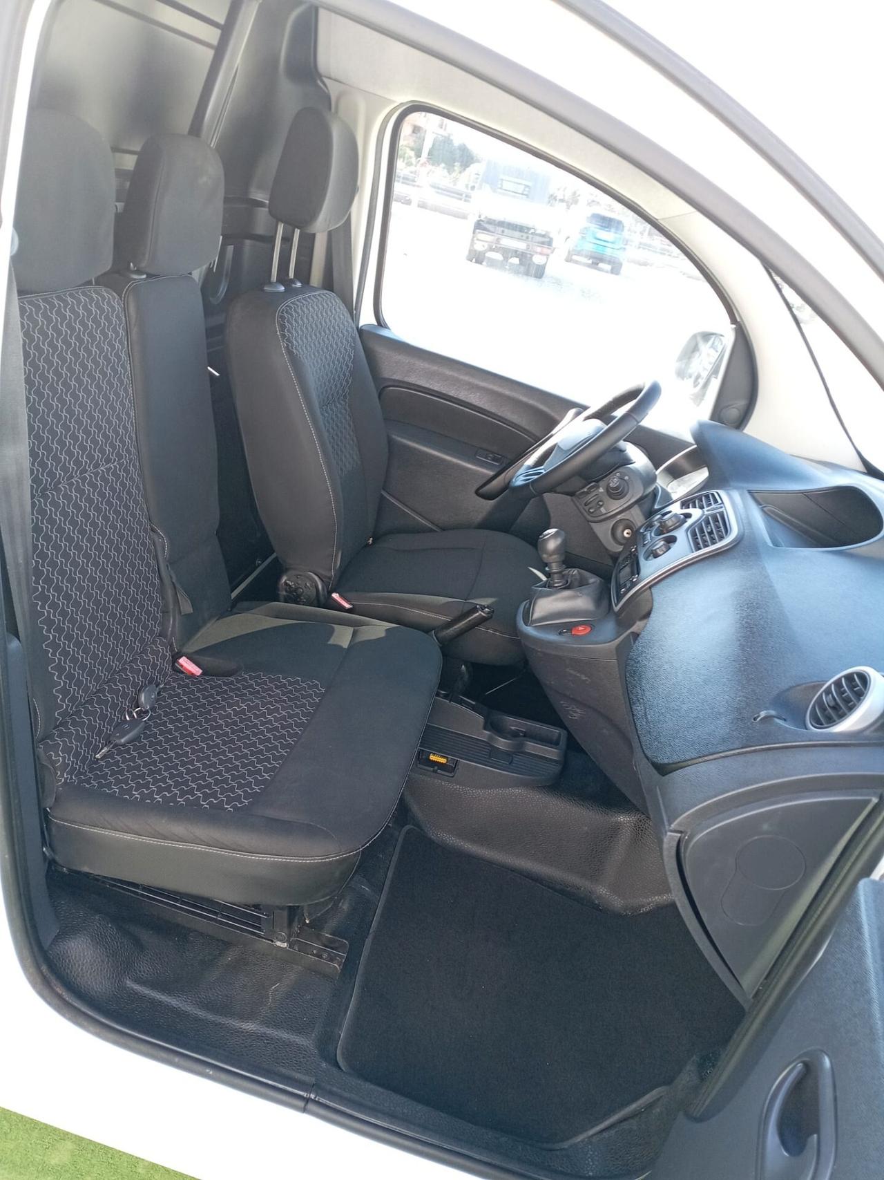 RENAULT KANGOO 1.5 DCI CABINATO 3 POSTI