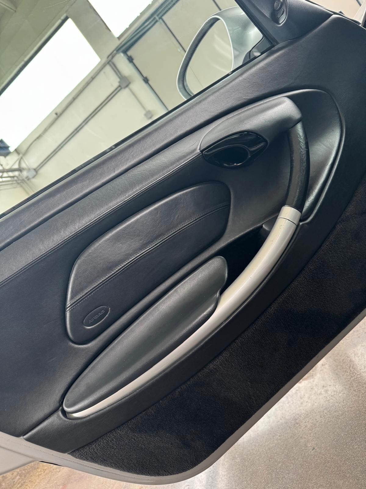 Porsche Boxster 2.5i 24V cat