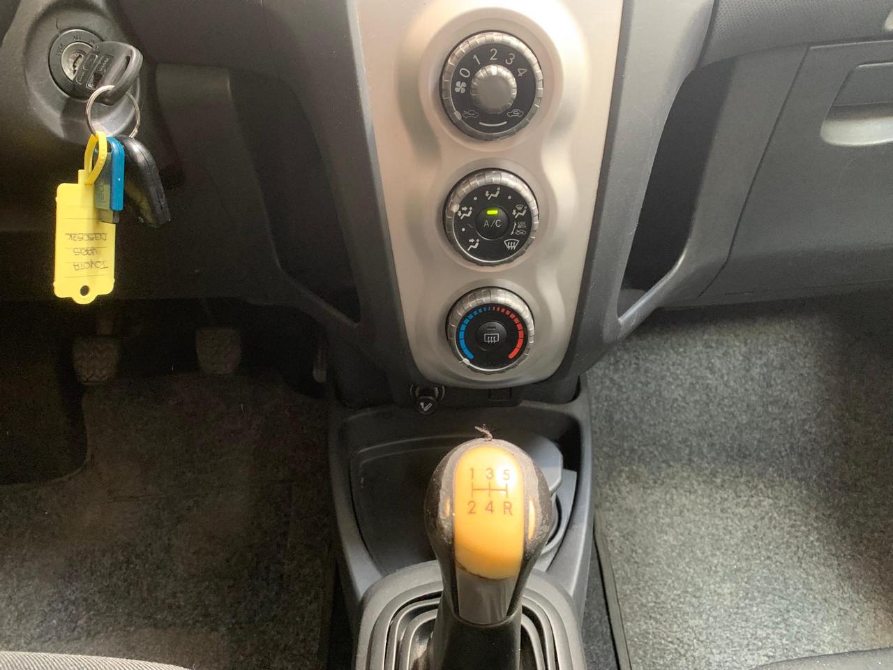Toyota Yaris 5p 1.3 Sol
