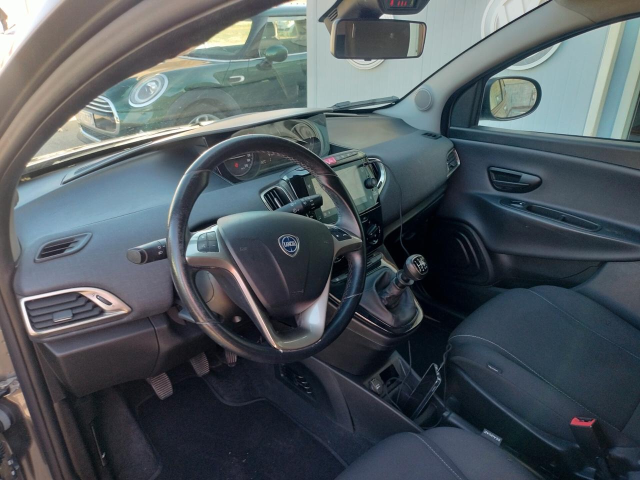 Lancia Ypsilon 1.0 HYBRID 70 C.V. NAVIGATORE PIUY CAR PLAY FARI LED SOLI KM 51506