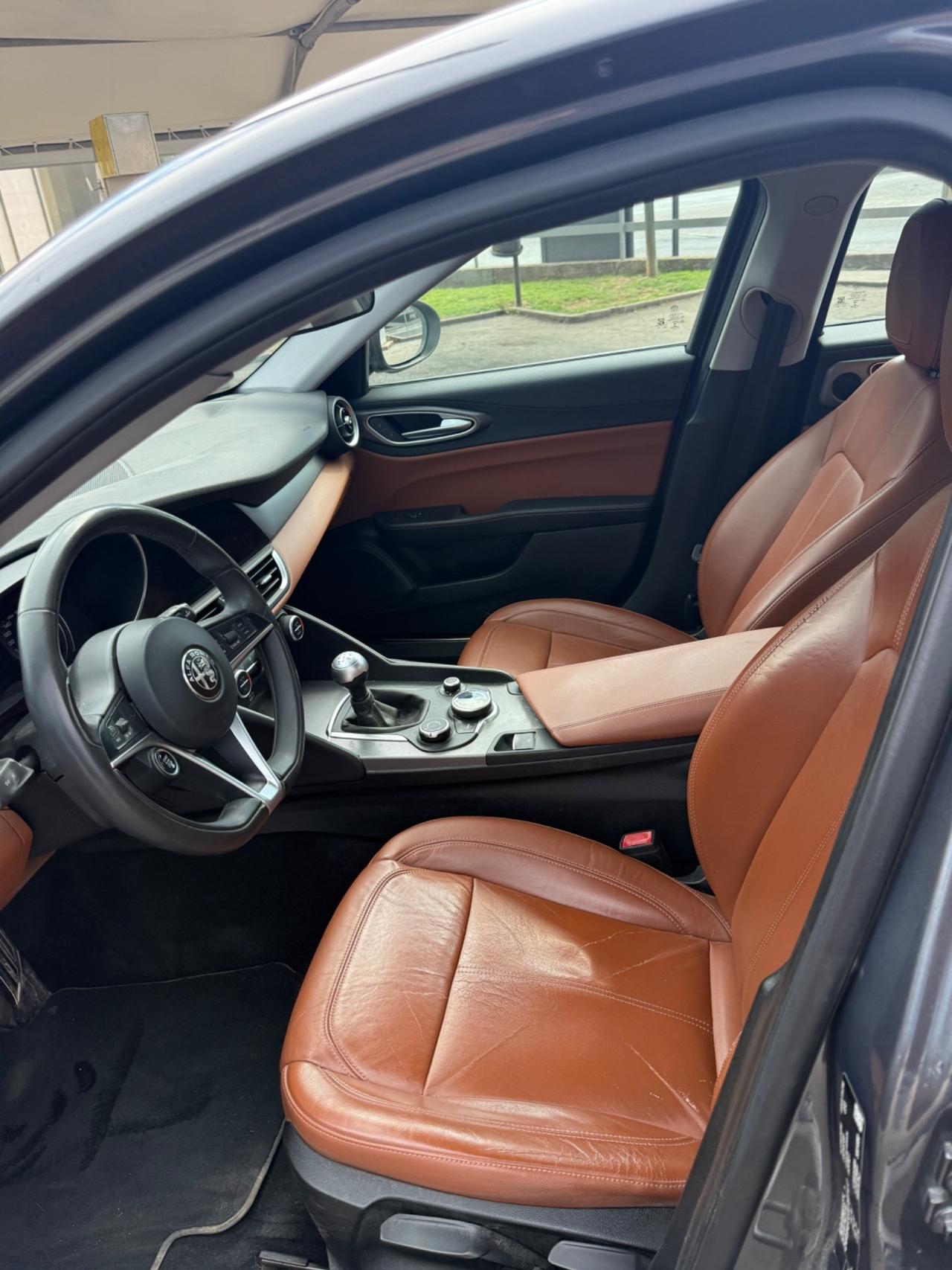 Alfa Romeo Giulia 2.2 180 CV Business FULL OPTIONAL