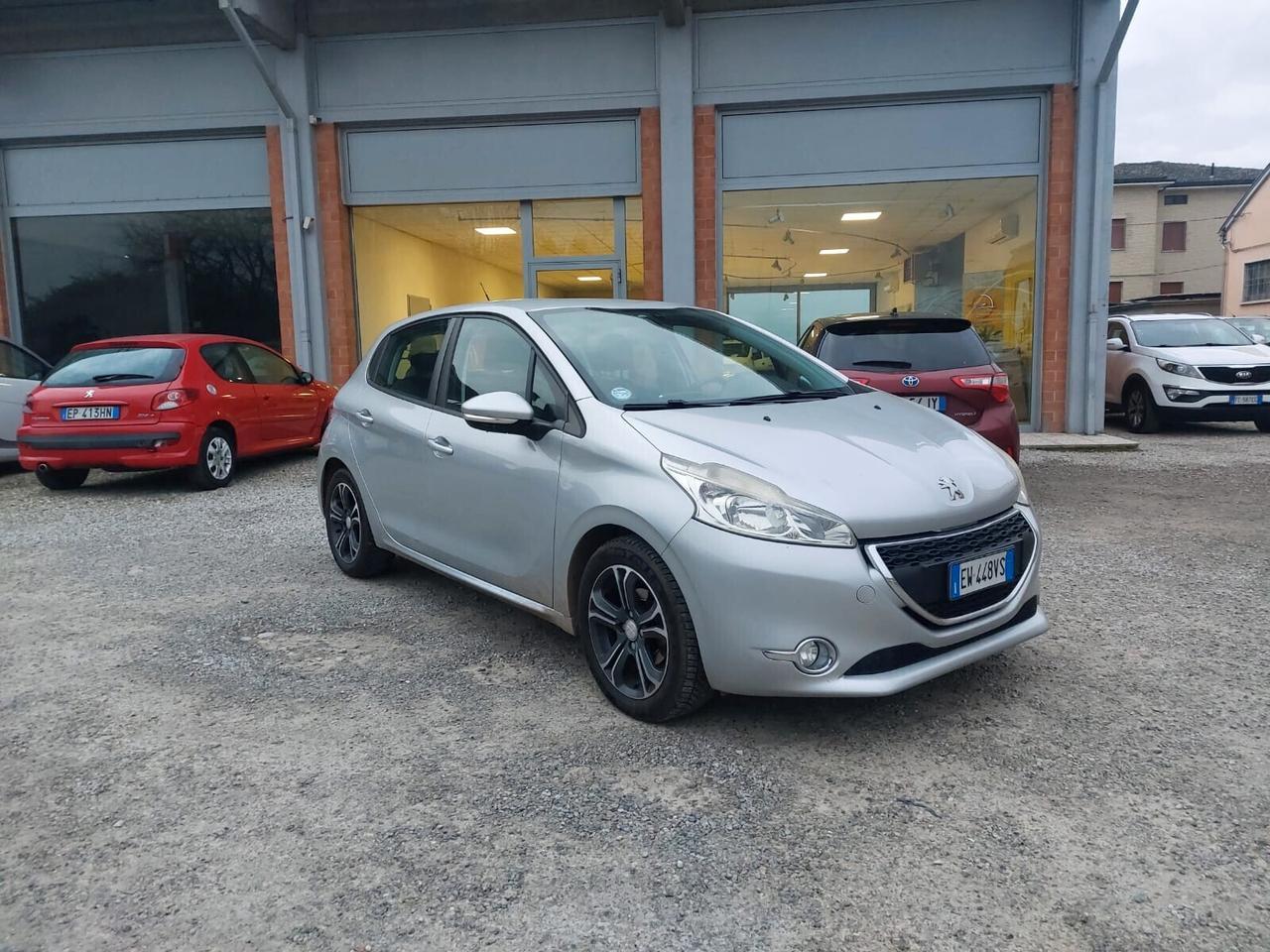 Peugeot 208 PureTech 82 5 P STUPENDA OK NEOPATENTATI
