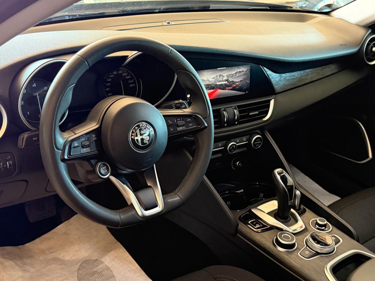 Alfa Romeo Giulia 2.2 TURBODIESEL 160 cv. AT8 BUSINESS (Nav)