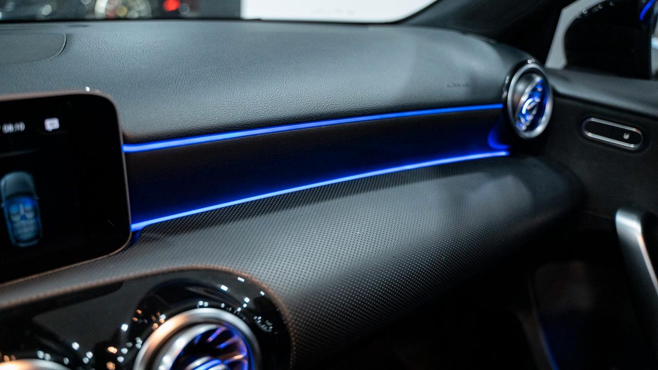 Mercedes-benz A 180 D PREMIUM PLUS AMG TETTO PACK LUCI XENO NAVI FULL