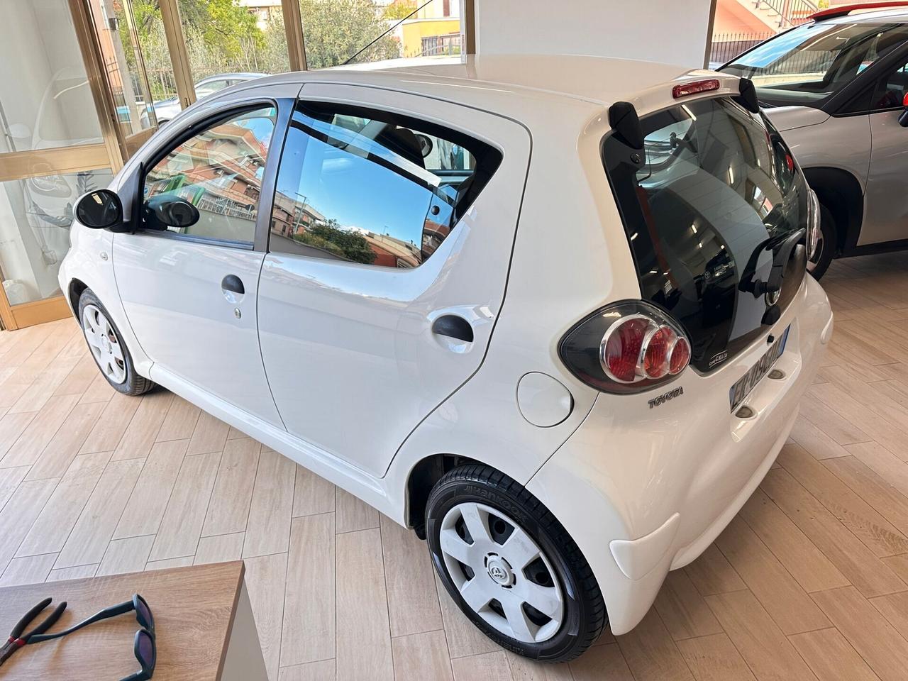 Toyota Aygo 1.0 12V VVT-i 5 porte Lounge Connect