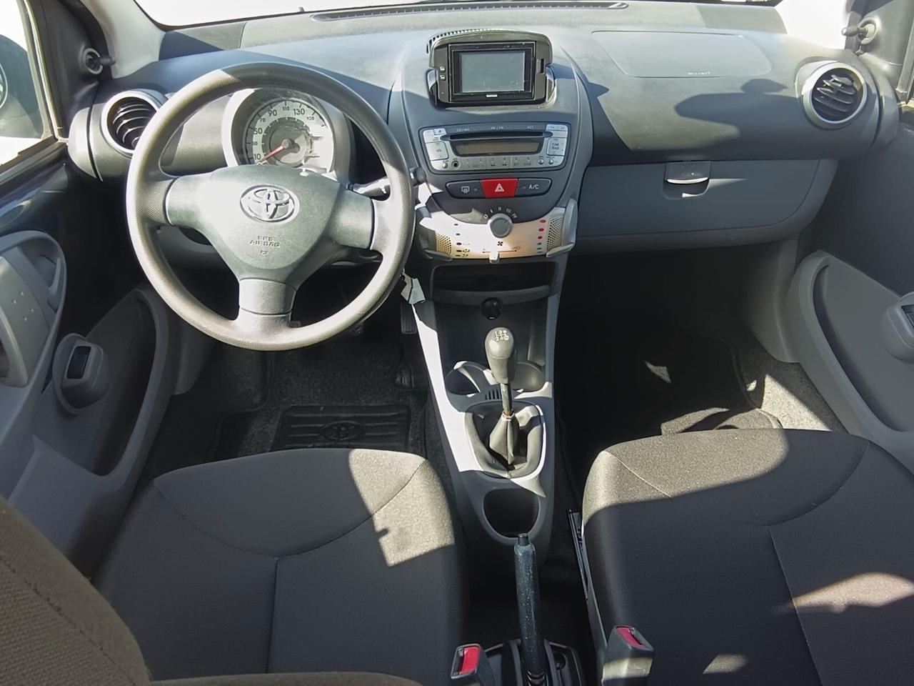 Aygo 1.0 12V VVT-i 5 porte Now
