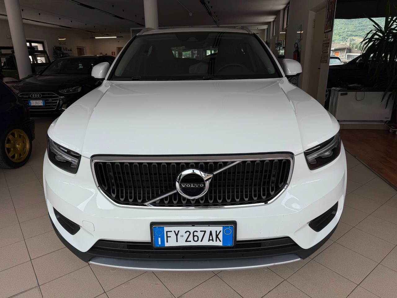 Volvo XC40 2.0cc 190Cv Automatica-Retrocamera