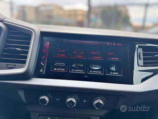 AUDI A1 SPB 25 TFSI S tronic Admired cock pit