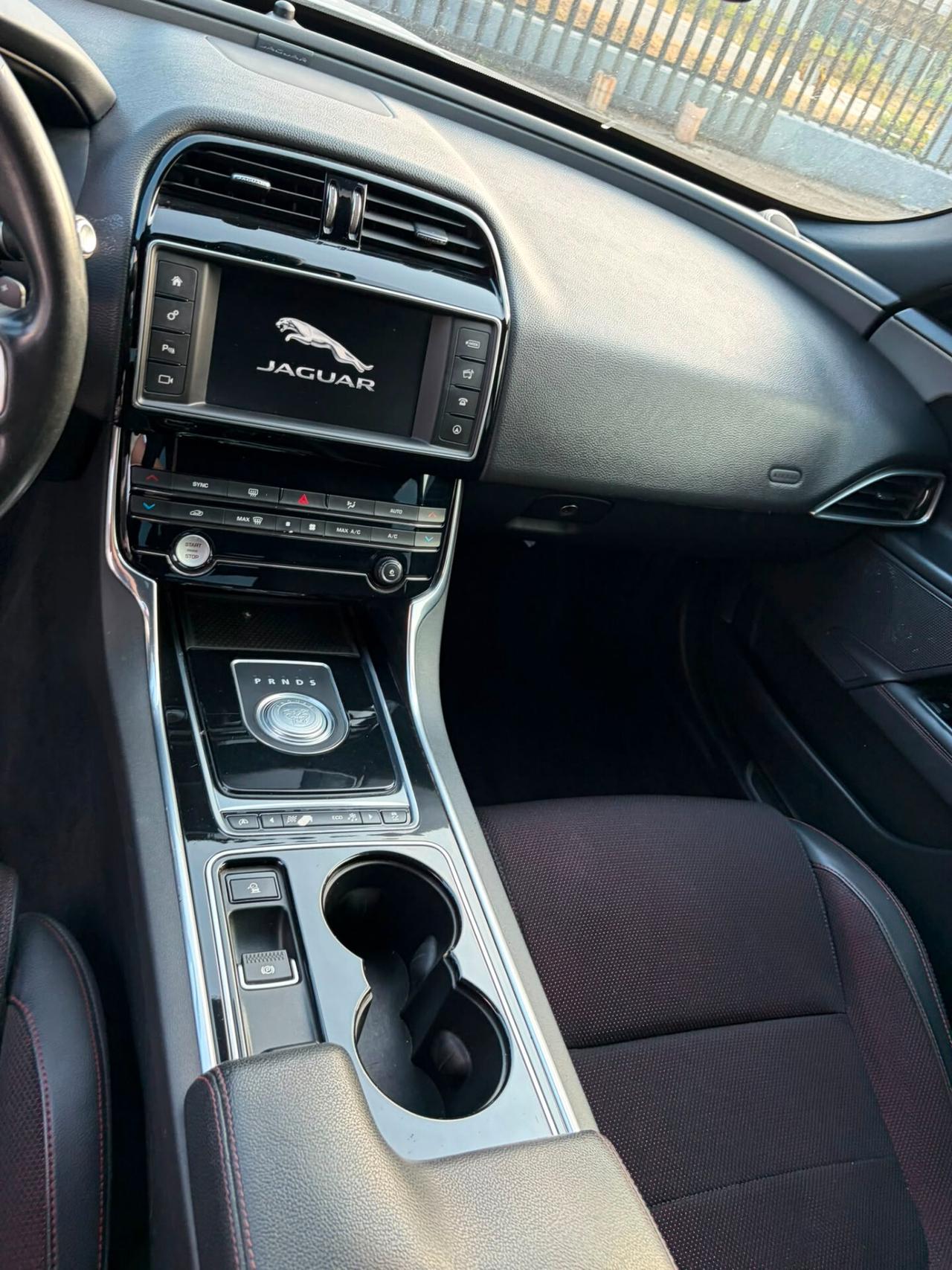 Jaguar XE 2.0 D Turbo aut. R-Sport