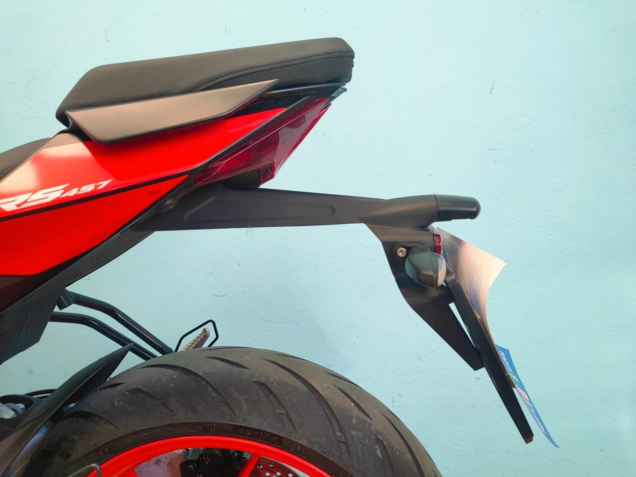 Aprilia RS 457 soli 2409 km.