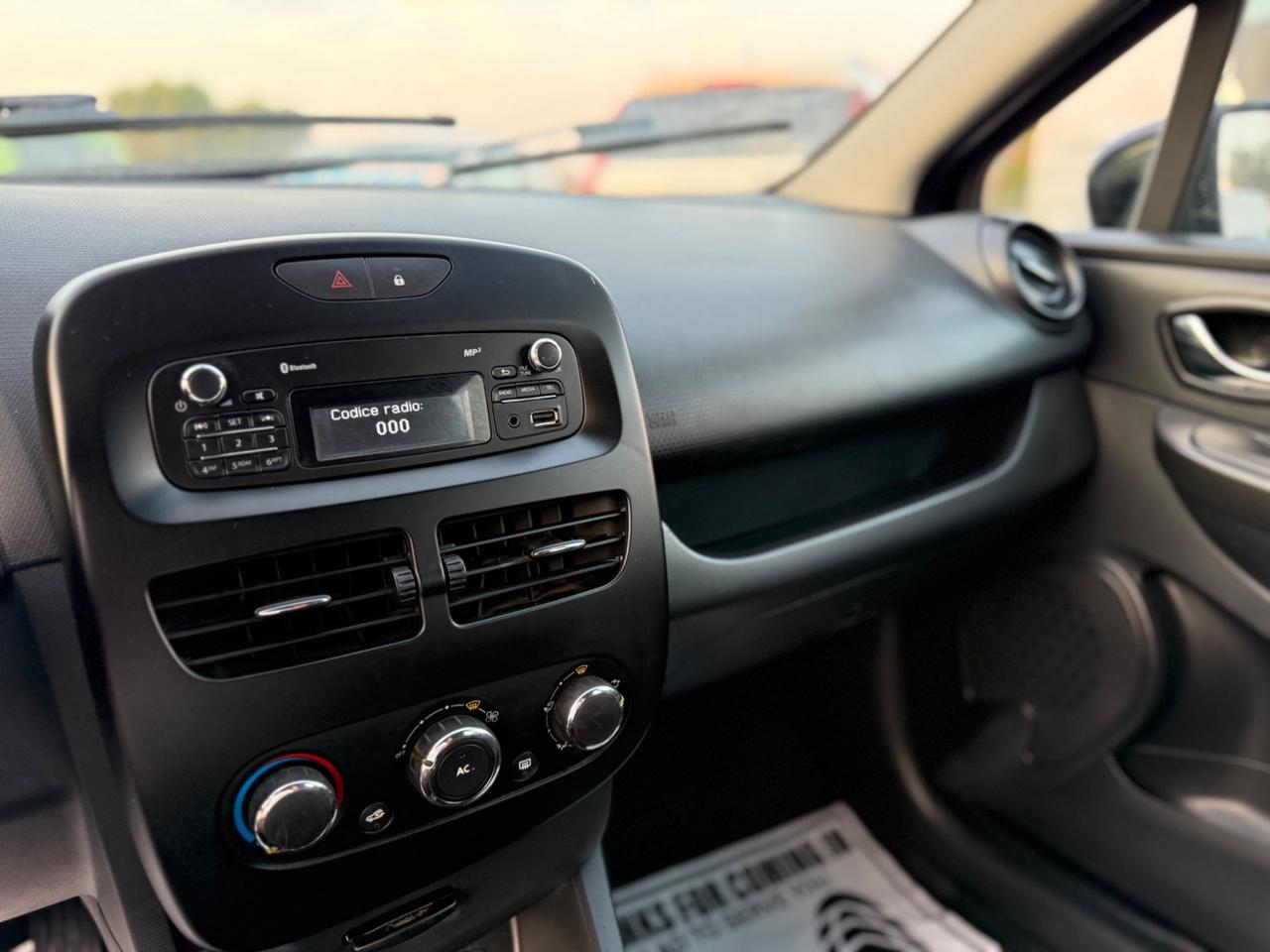 Renault Clio 1.2 75CV GPL Live