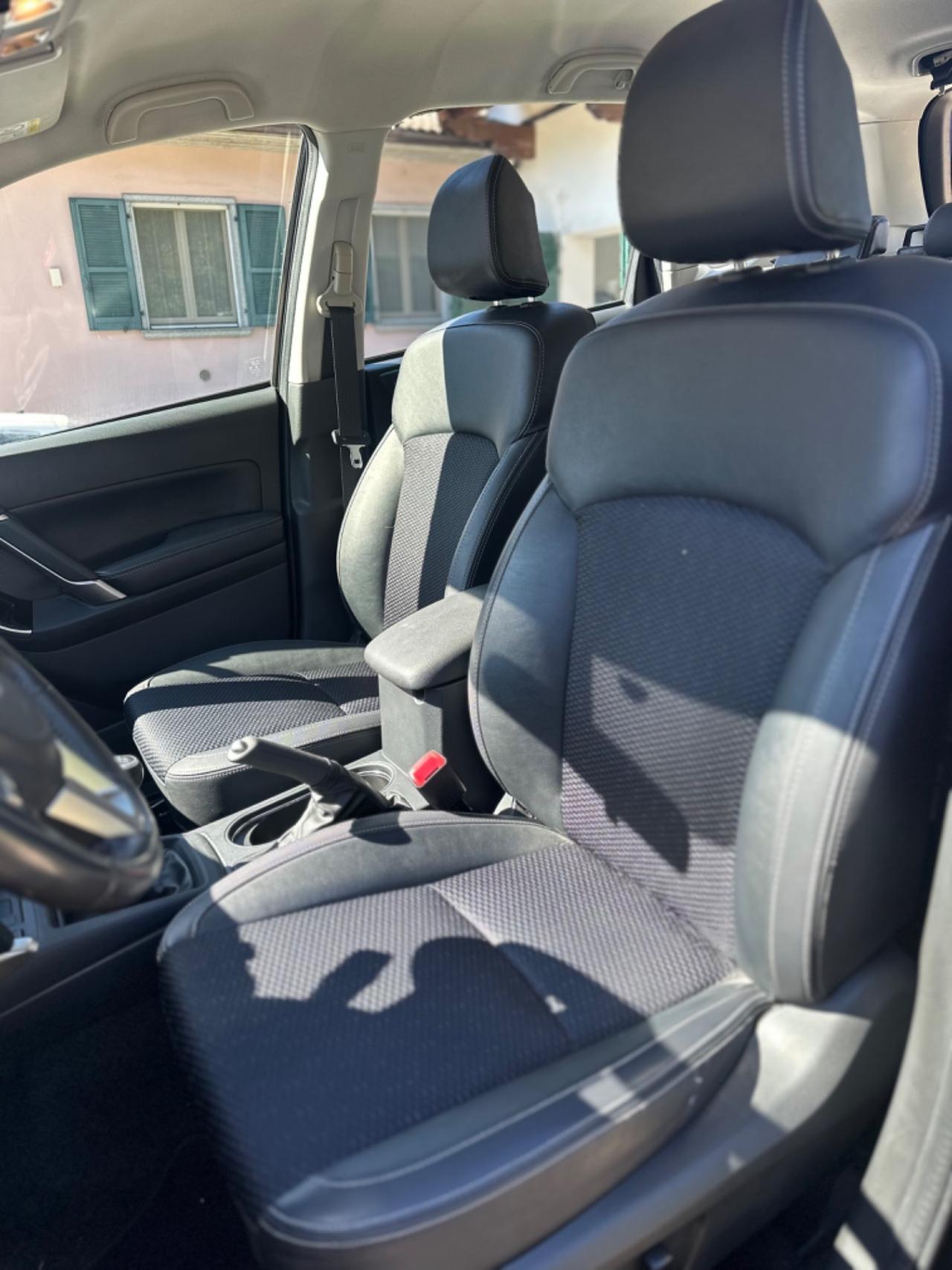 Subaru FORESTER 2.0D SPORT STYLE 4X4 FULLOPT KMCERT