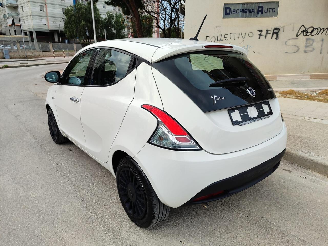 Lancia Ypsilon 1.0 FireFly SILVER 70CV