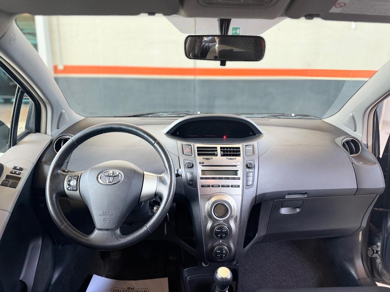 Toyota Yaris 1.3 5 porte Sol NEOPATENTATI