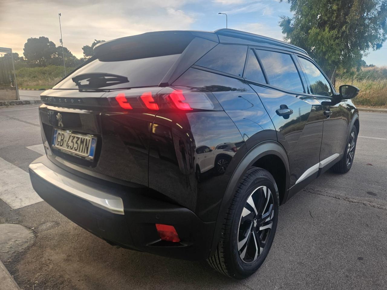 Peugeot 2008 1.5 bluehdi Allure 100cv FULL