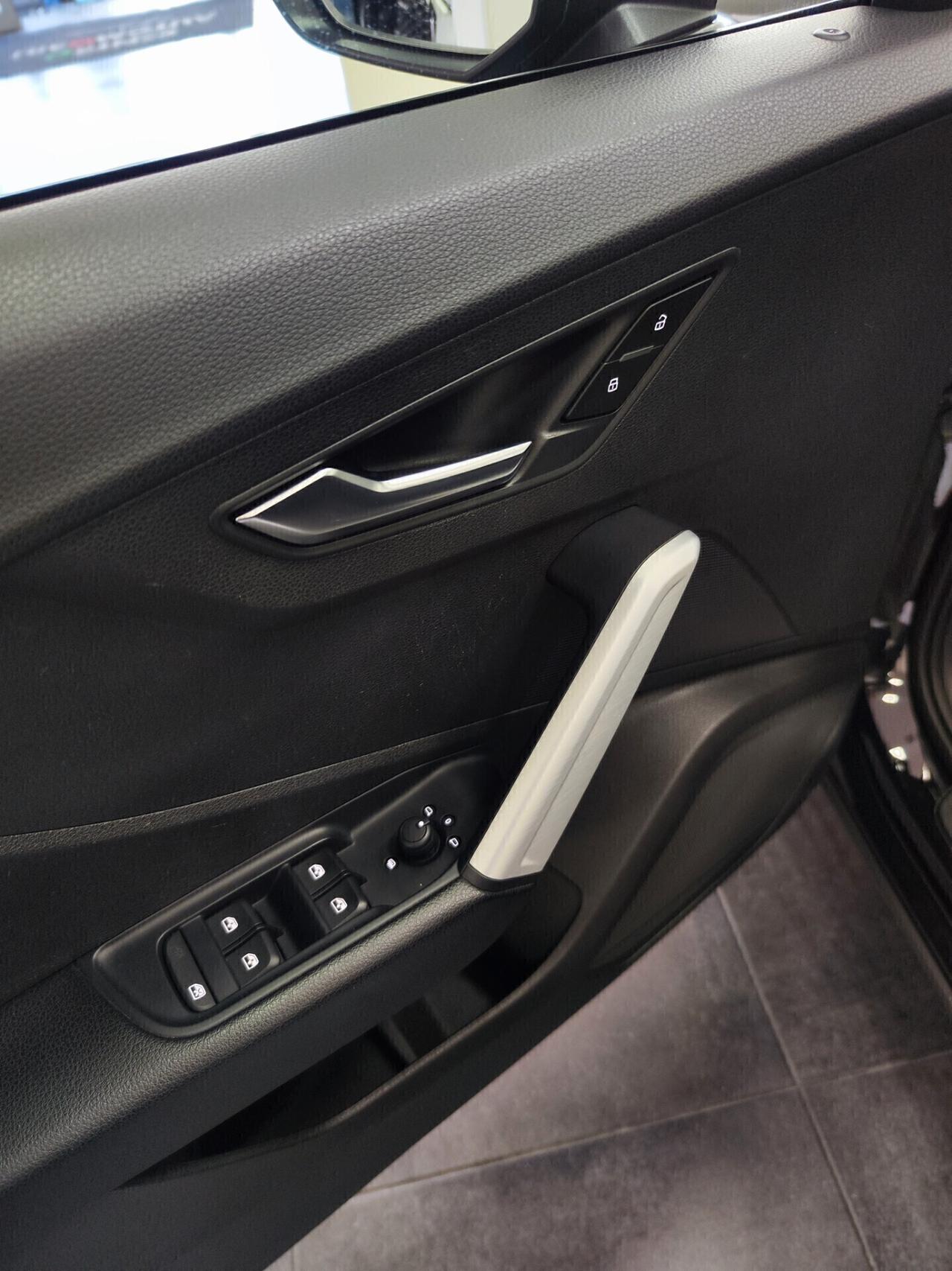 Audi Q2 30 TDI 116cv S tronic S line Edition Black