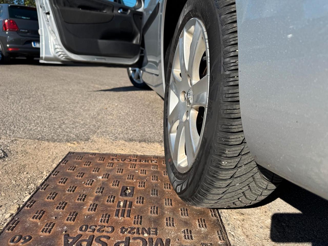 Peugeot 207 1.6 HDi 110CV SW XS Ciel 2007