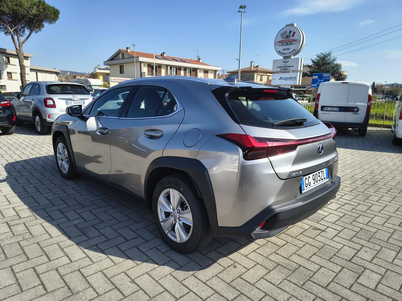 Lexus UX 2.0 Hybrid/ IBRIDA Business *KM 29000*
