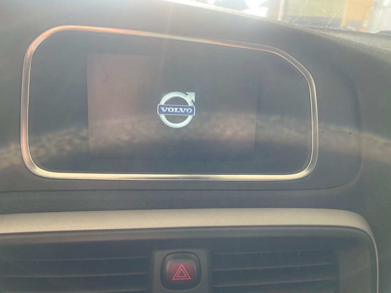 Volvo V40 Cross Country D4 Geartronic Momentum - Nessun vincolo -