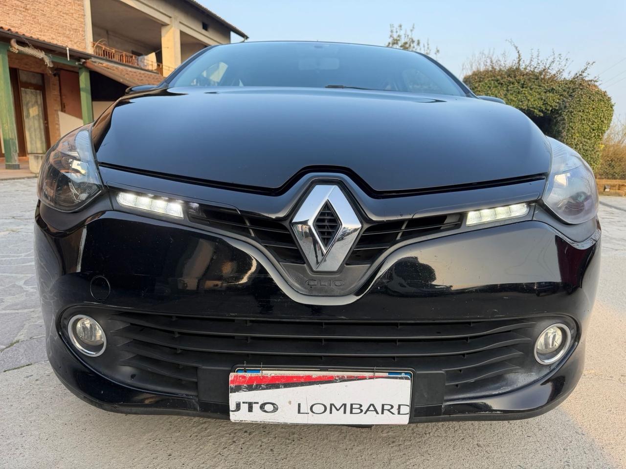 Renault Clio 1.2 75CV 5 porte Costume National neopatentati