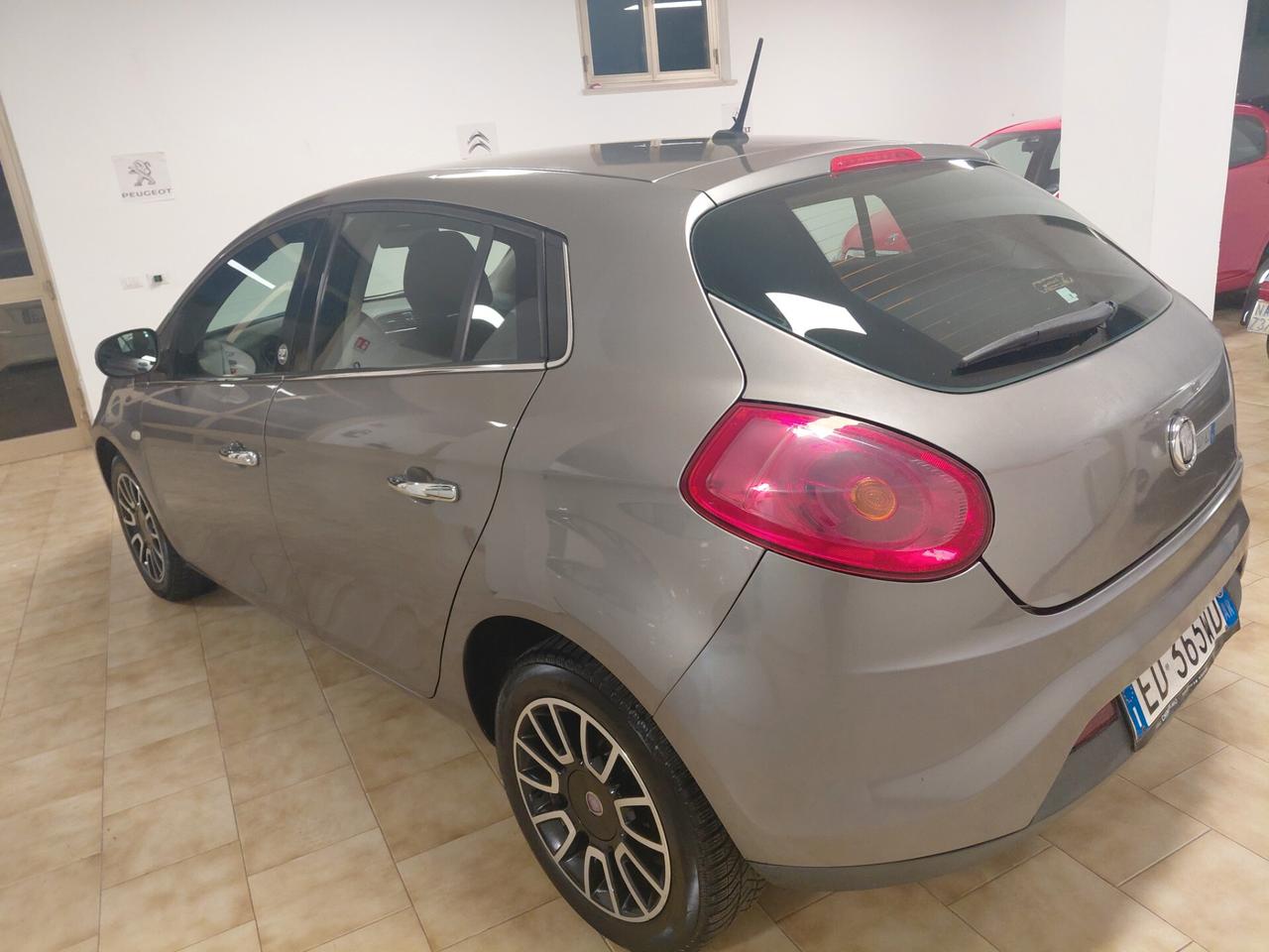 FIAT BRAVO ANNO 2011 DS 1.6 CV 120 ADATTA NEOPATENTATI KM 100 MILA