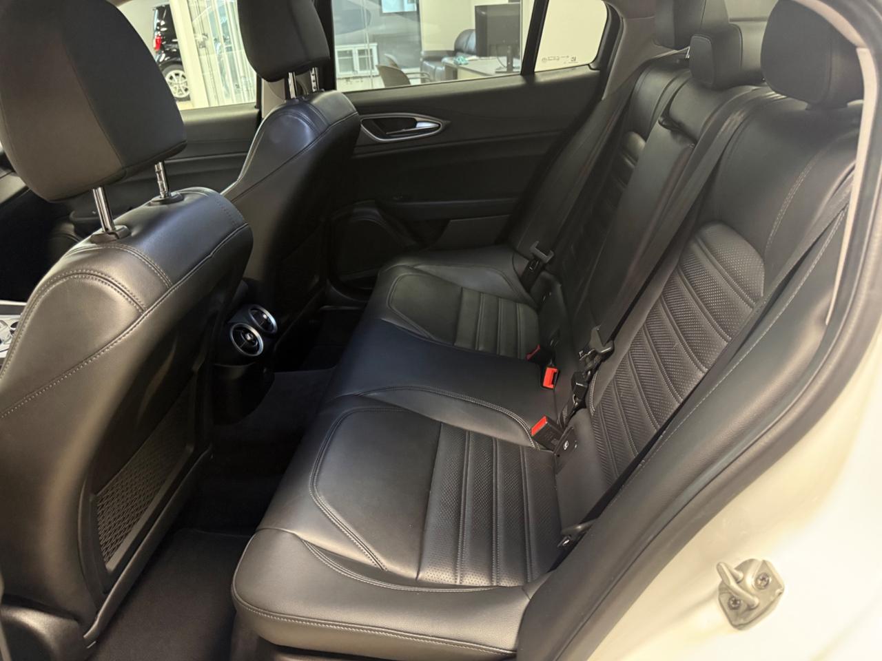 Alfa Romeo Giulia 2.2 Turbodiesel 210 CV AT8 AWD Q4 Veloce